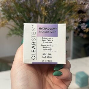CLEARSTEM- HYDRAGLOW™ Stem Cell Moisturizer